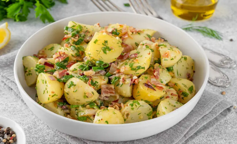Receita de Salada de Batata para Ceia de Natal: Fácil e Saborosa