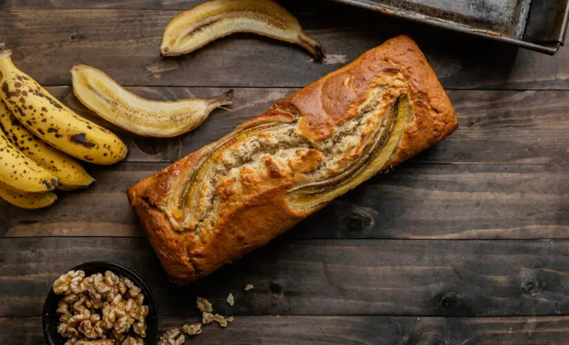 Bolo Fit de Banana com Aveia: 3 Ingredientes e Muito Sabor