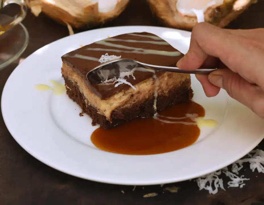 Receita Caseira de Bolo Prestígio com Cobertura de Ganache é Divino