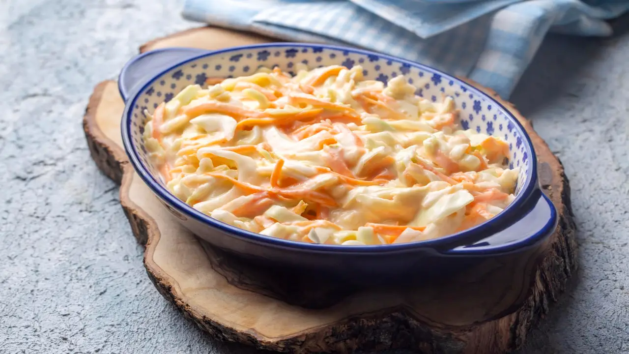 Receita de Salada de Repolho Cremosa Fácil e Rápida