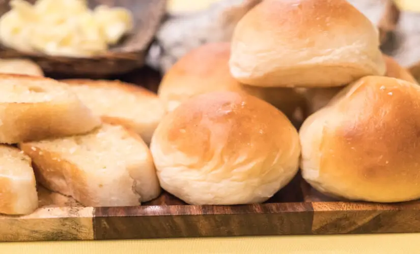 Receita de Pão Caseiro Fofinho com Ingredientes Simples