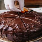 Receita de Bolo de Chocolate Molhadinho com Recheio Cremoso