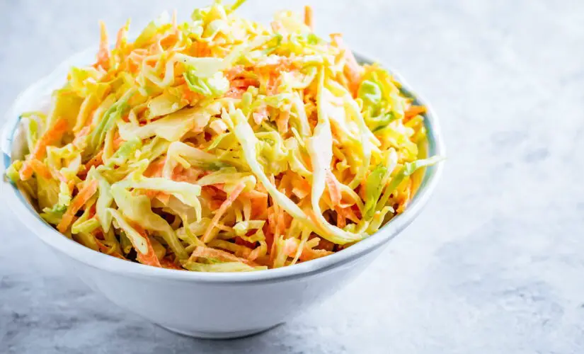 Salada de Repolho com Abacaxi