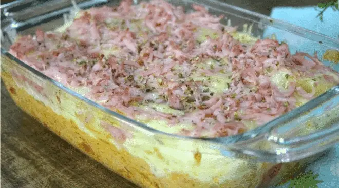 Uma Batata recheada ao forno fácil e prático de fazer faço sempre