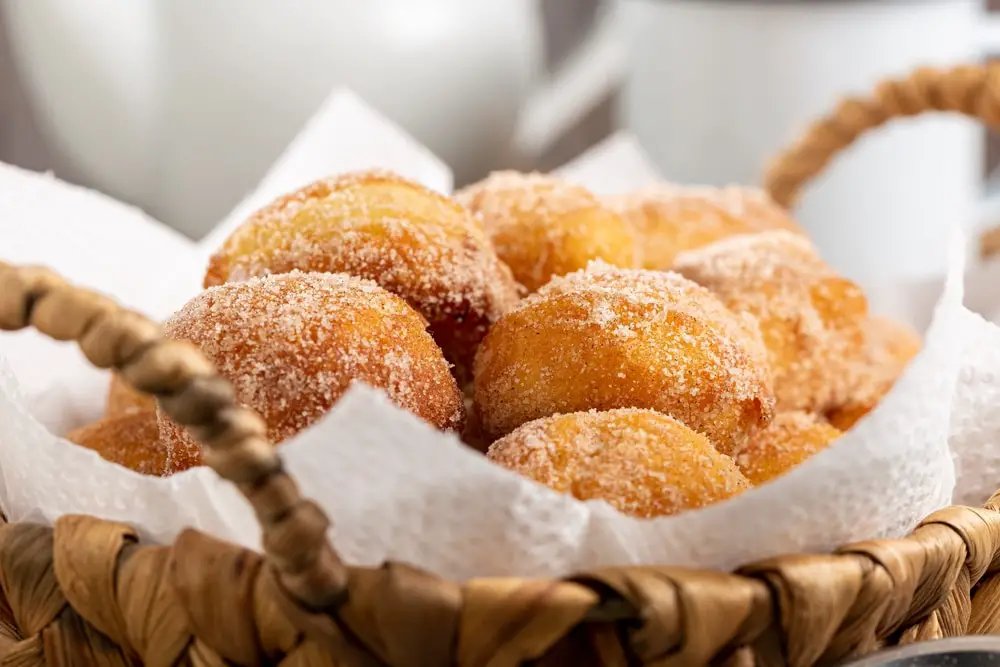 Receita Caseira de Bolinhos de Chuva Irresistível