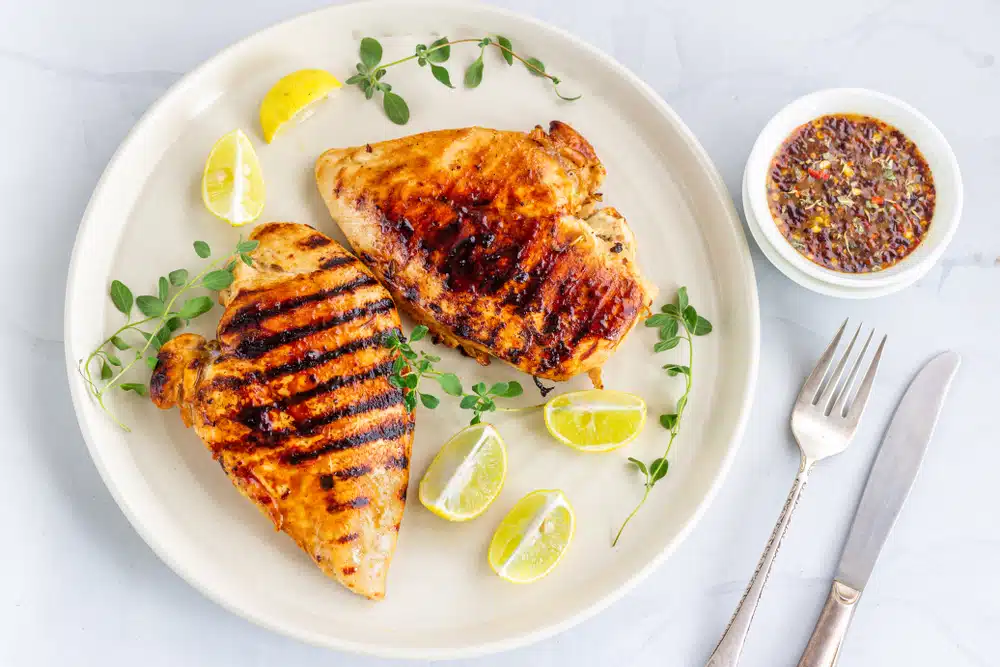 Peito de Frango Grelhado Sabor Intenso em uma Receita Rápida