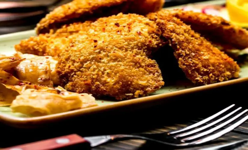 Frango empanado na airfryer é crocante, saudável e fácil de fazer, perfeito para quem busca praticidade e sabor irresistível.