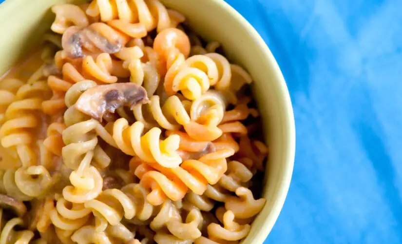 Minha tia ama esse Macarrão com Atum e Creme de Leite e vou te ensinar hoje!