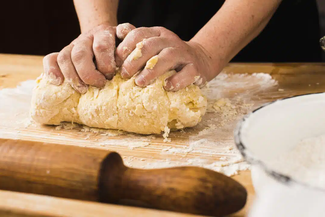 Massa para salgados fritos com apenas 2 ingredientes petisco feliz