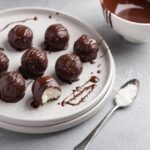 Sabores Tropicais Deliciosos Bombons com Recheio de Coco