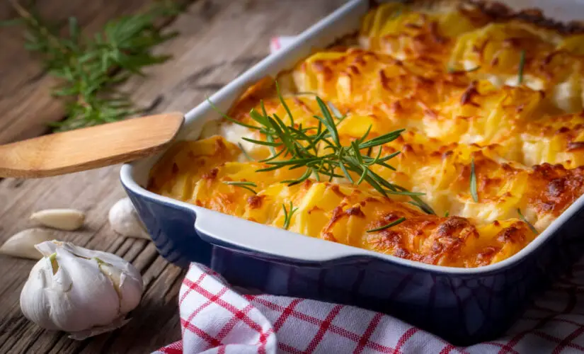 Batata Gratinada Cremosa: O Acompanhamento Perfeito para o Natal