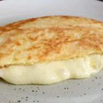 Pão de queijo na frigideira em 5 minutos receita prática e saborosa