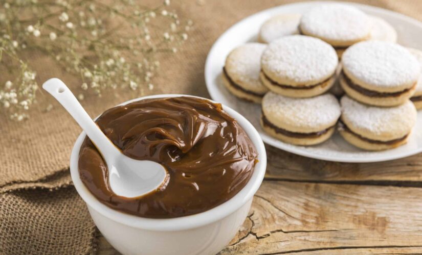 Alfajor Caseiro com Doce de Leite Memórias de Doçura