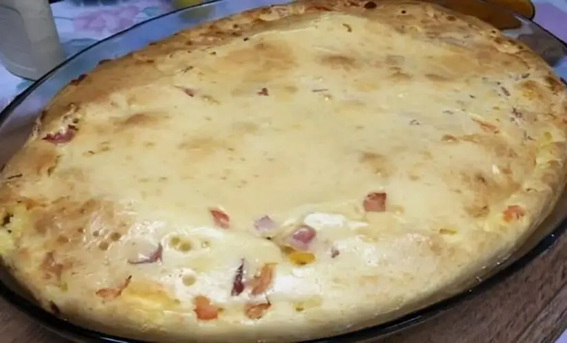 Torta salgada de liquidificador recheada saborosa e fácil de fazer