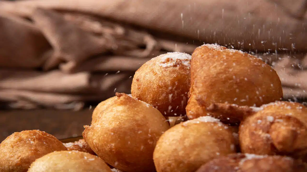 Bolinhos de Chuva da Vovó: Sabor de Infância em Cada Mordida