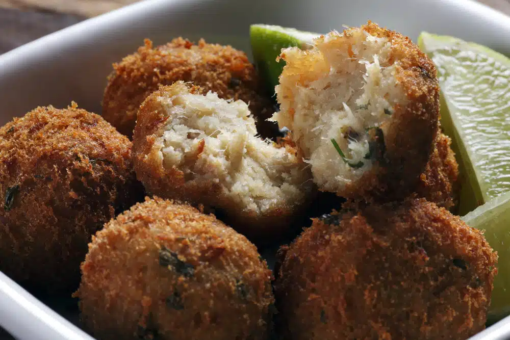 Sabor e Sustância Bolinhos de Pão e Frango para Deliciar o Paladar