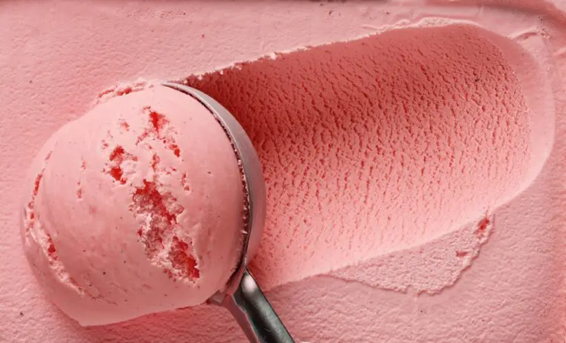 Sorvete de Morango: Uma Receita Caseira Refrescante e Fácil de Fazer!