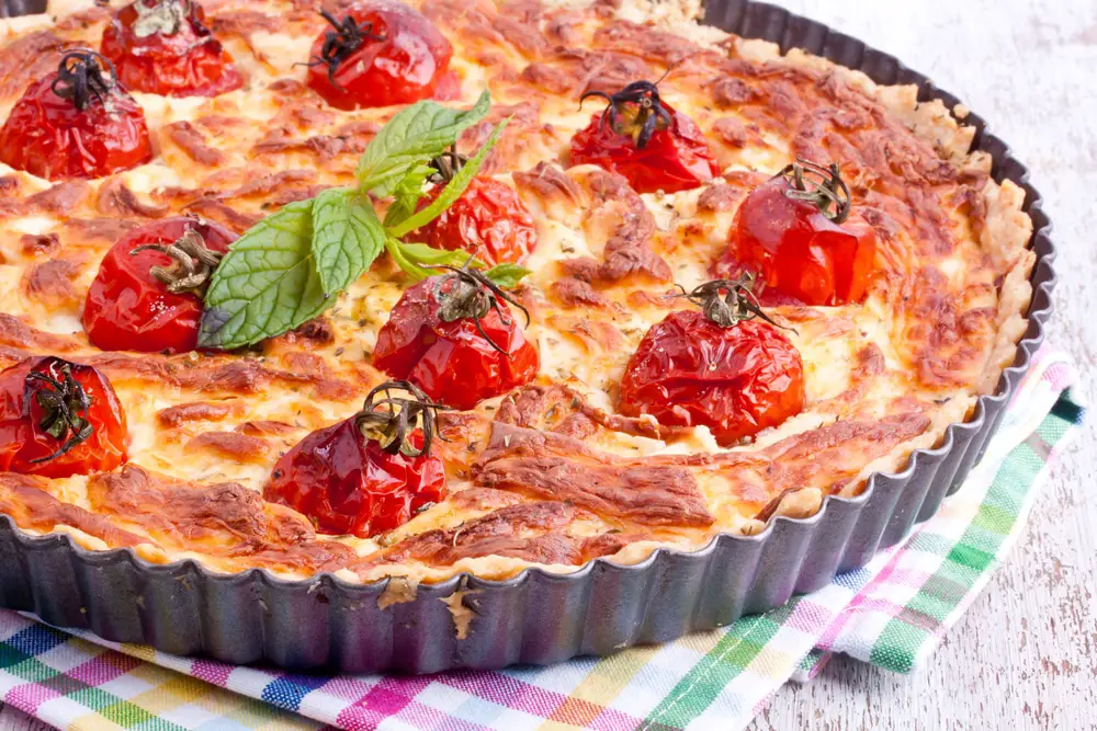 Encontrar receitas para o jantar Torta de Queijo com Tomate, uma Deliciosa Sinfonia de Sabores