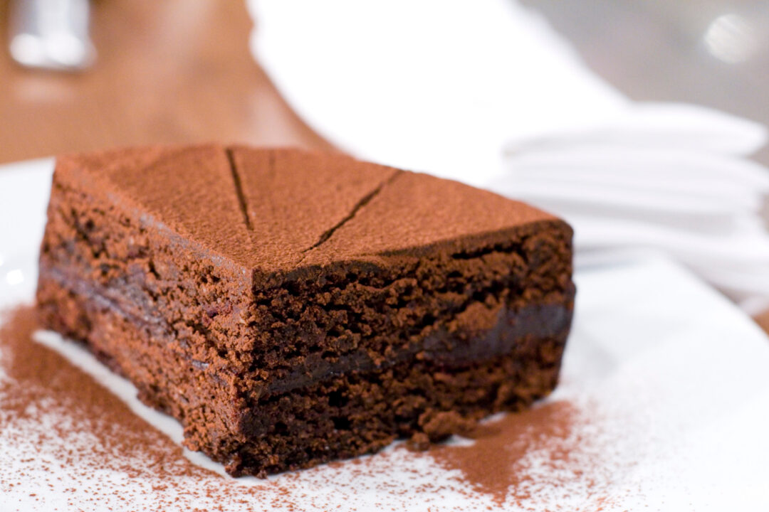 Receita de Bolo de Chocolate de Liquidificador para Café da Tarde