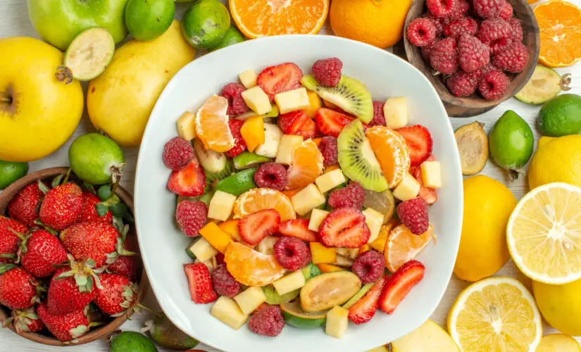 Salada de Frutas Simples e Deliciosa para o Verão