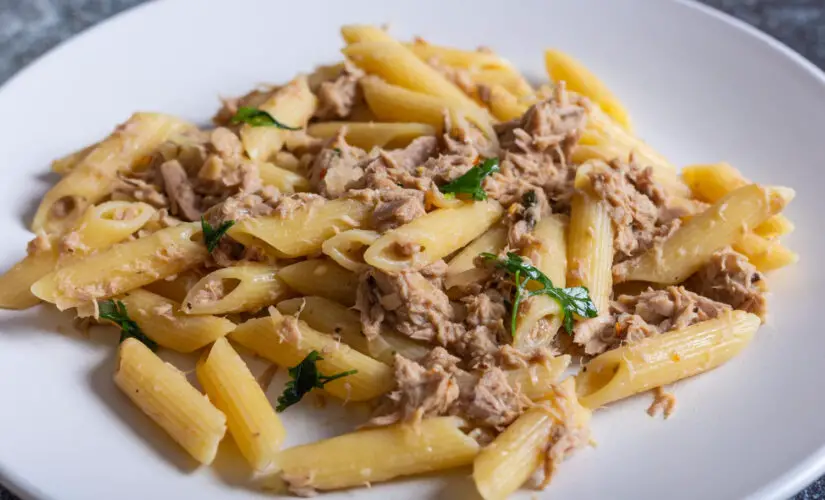 Macarrão com Sardinha Simples e Irresistível