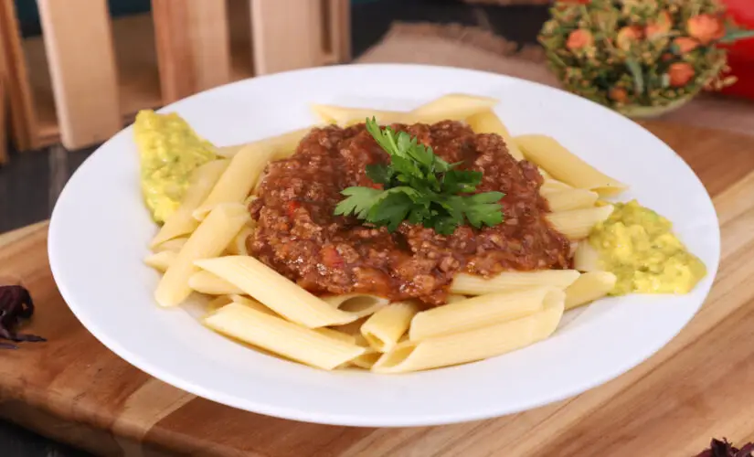 Macarrão de Panela de Pressão com Carne Moída: Rápido e Saboroso