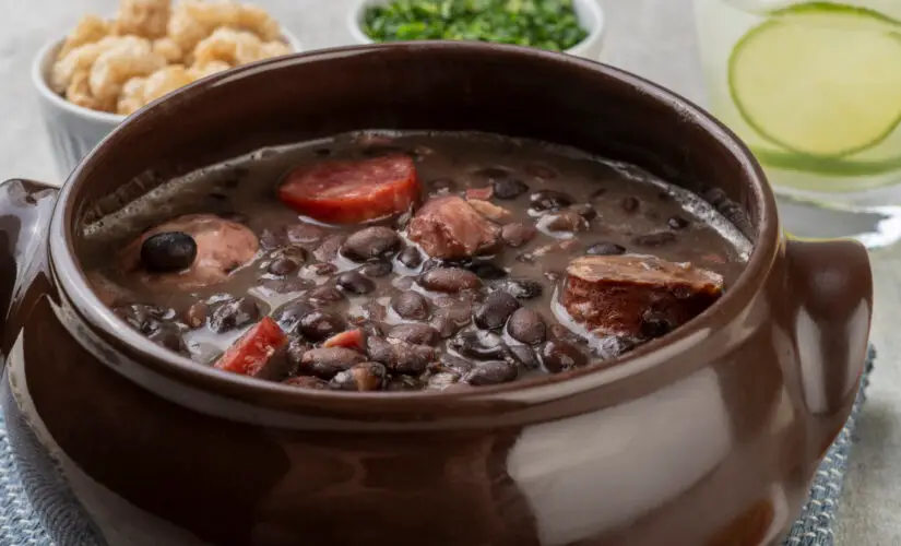 Feijoada para 20 Pessoa - Freepik