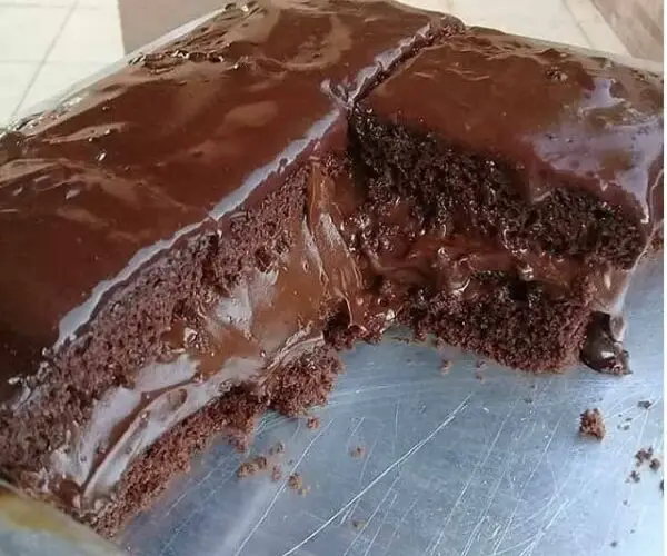 Bolo de Chocolate com Brigadeiro: Receita Fácil e Deliciosa