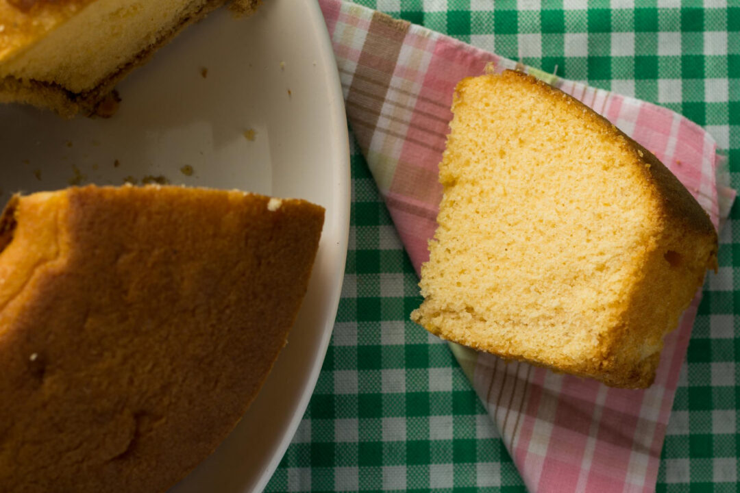 Bolo de Maizena com Poucos Ingredientes e Muito Sabor