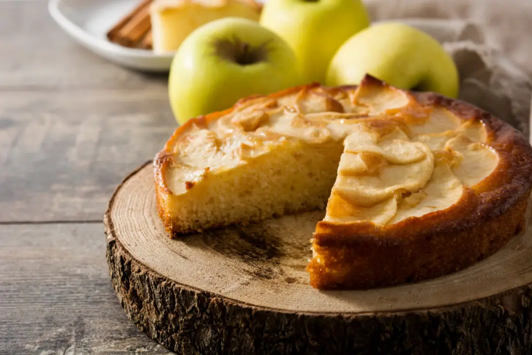 Como Fazer um Bolo de Maçã Macio e Delicioso