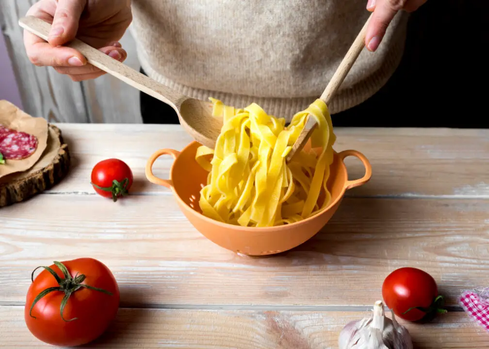 Como Fazer um Macarrão Delicioso em Apenas 20 Minutos