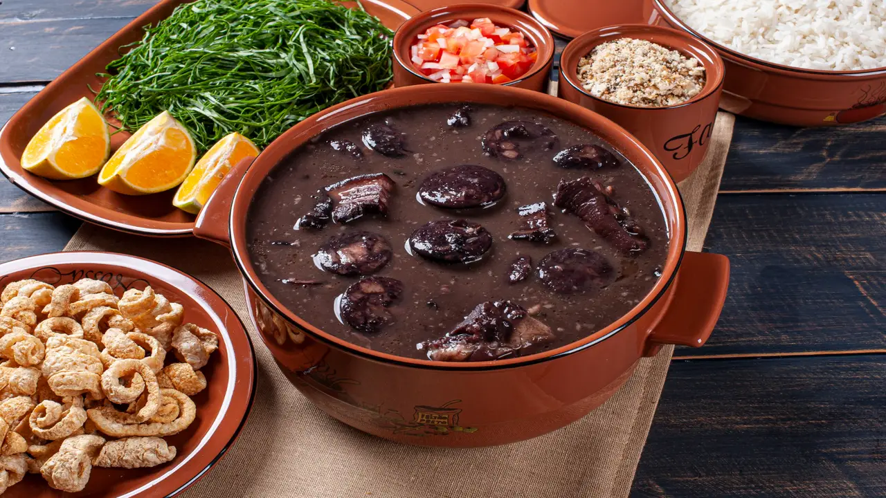 Como Preparar uma Feijoada Perfeita para 20 Pessoas