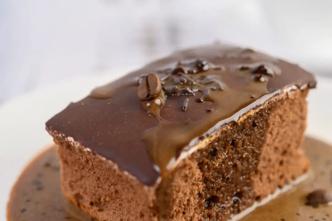 Receita de Nega Maluca com Cobertura Cremosa de Chocolate