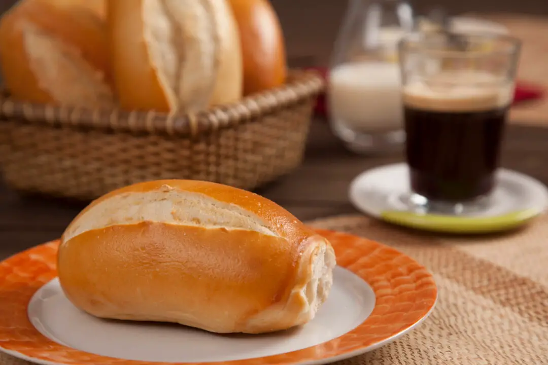 Pão Francês Uma Receita Tradicional para um Pão Crocante e Fofinho