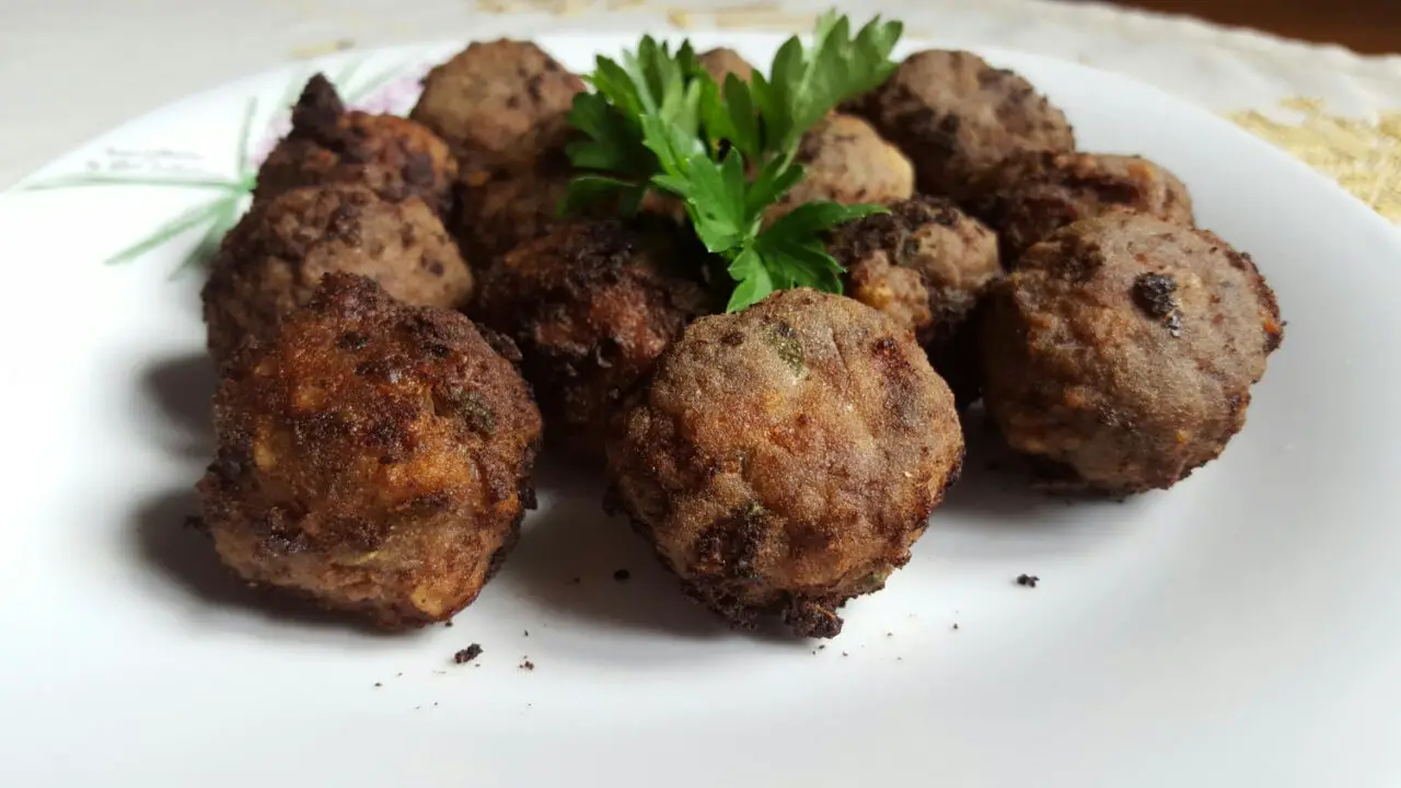 Receita Caseira de Bolinho de Carne Moída Irresistível