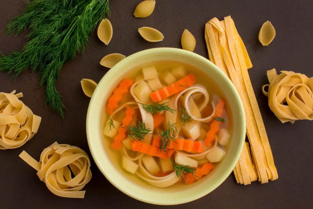 Receita Clássica de Sopa de Macarrão para Toda a Família!