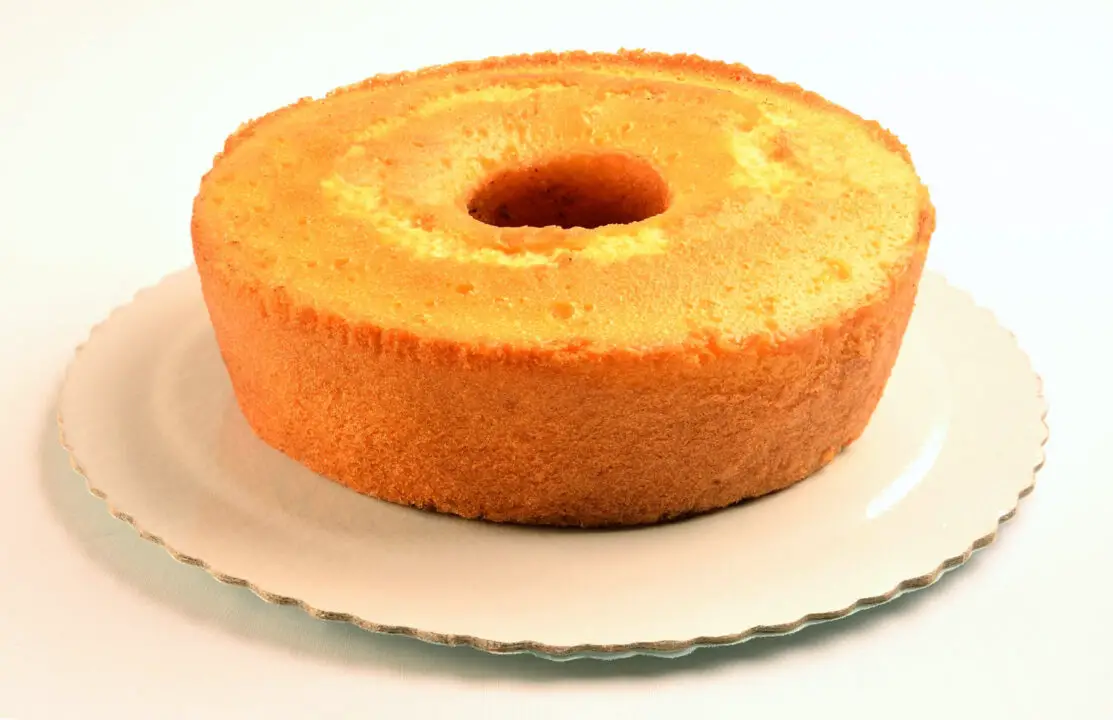 Receita de Bolo Caseiro Simples com Poucos Ingredientes