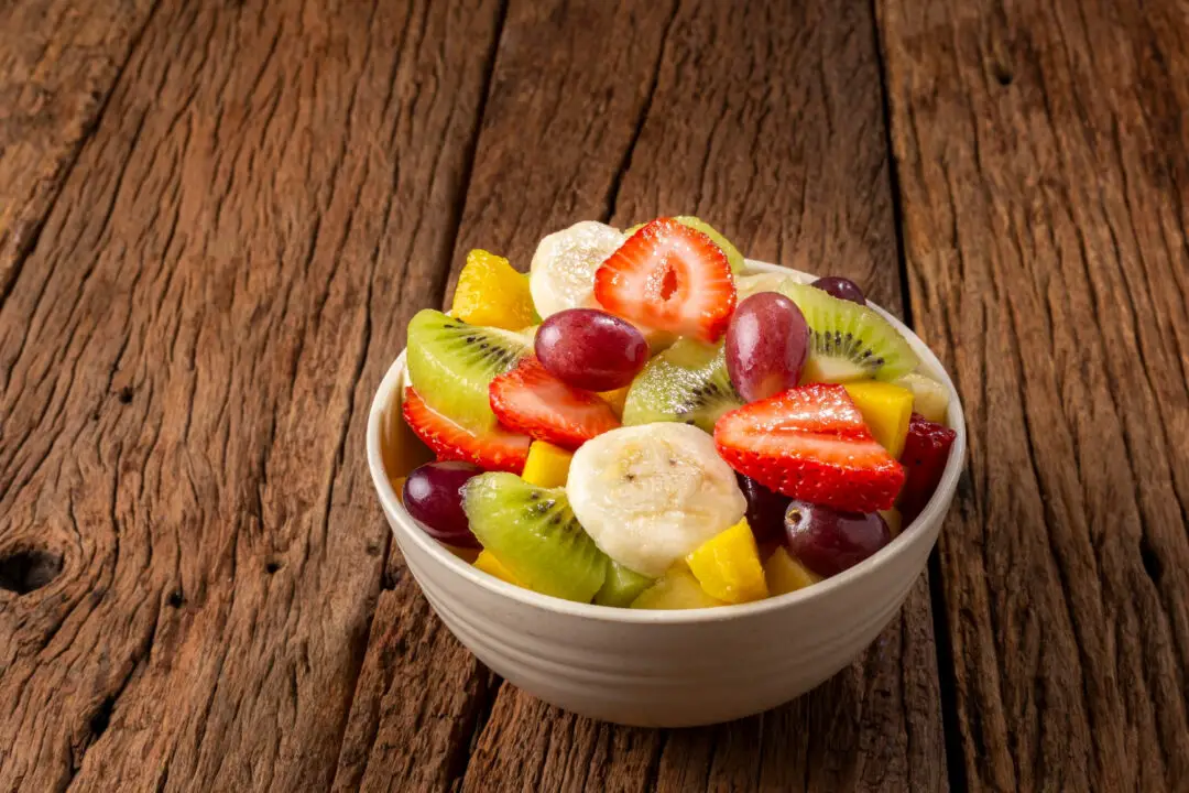 Receita de Salada de Frutas Simples e Saborosa em 15 Minutos