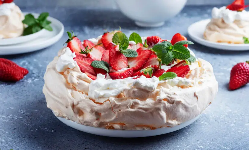 Como Fazer Merengue de Morango Crocante e Cremoso!