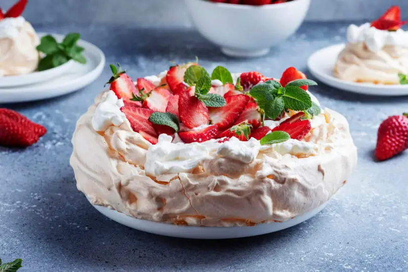 Como Fazer Merengue de Morango Crocante e Cremoso!