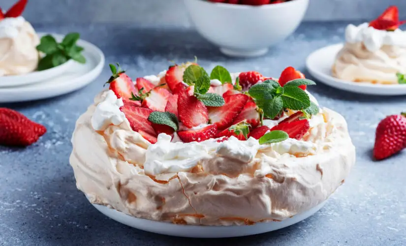 Como Fazer Merengue de Morango Crocante e Cremoso!