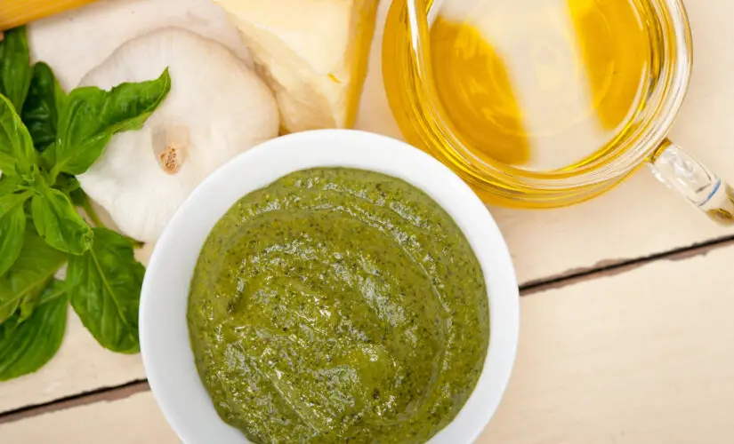 Receita de Molho Pesto Caseiro Fácil e Rápido