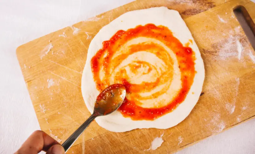 Receita de Massa de Pizza Sem Ovo Simples e Econômica!