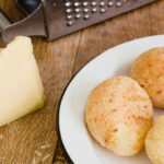 Como Fazer Pão de Queijo Caseiro Macio e Crocante!
