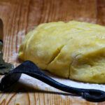 Receita de Massa de Pastelão para Rechear com o que Quiser!