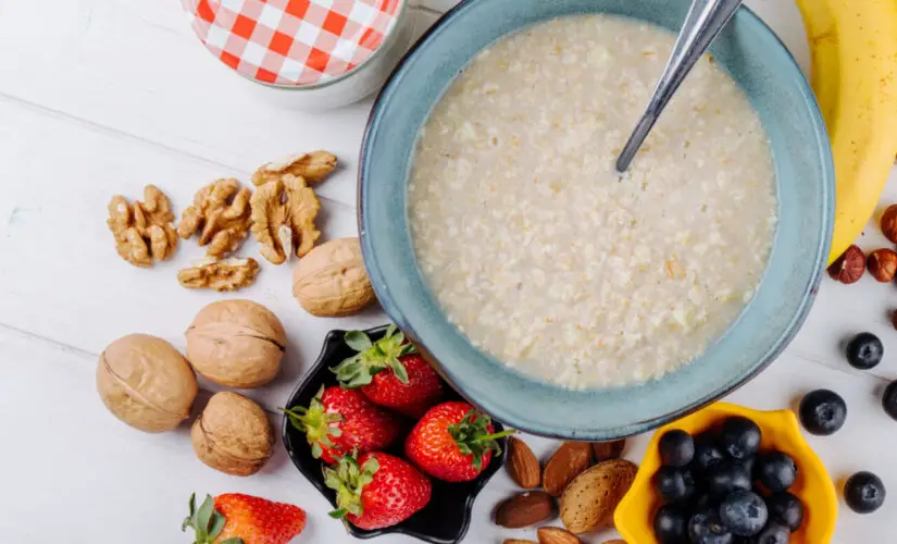 Comece o Dia Bem com Esse Mingau de Aveia Energético!