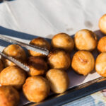 O Melhor Bolinho de Chuva do Mundo com Açúcar e Canela!