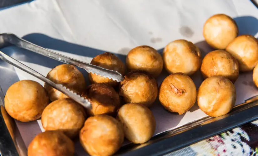 O Melhor Bolinho de Chuva do Mundo com Açúcar e Canela!