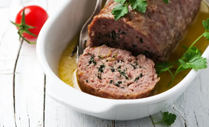 Como Fazer Rocambole de Carne Moída Assado e Suculento!