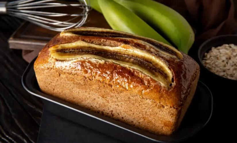 Receita de Bolo Fit de Banana com Aveia e Canela!